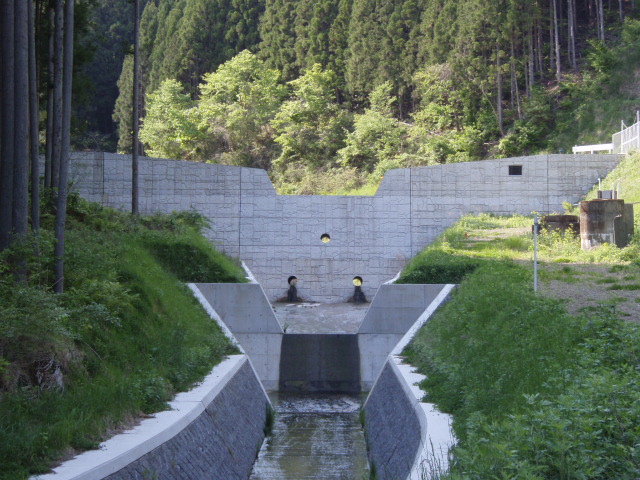 �͐�E���h����